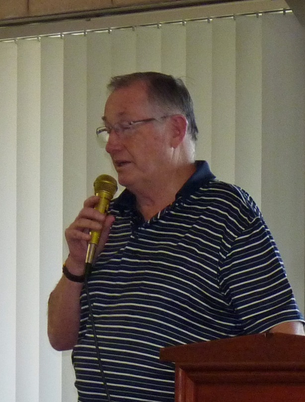 J244 19May13 Balaklava Golf Day - Allan Wilson speaking on behalf of Aust Rotary Health